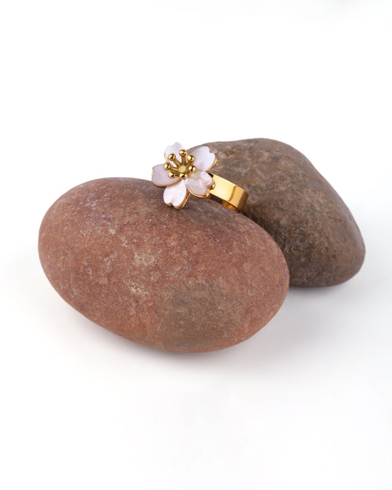 TAAHIRA Ayra G.P Flower Ring - Image 2